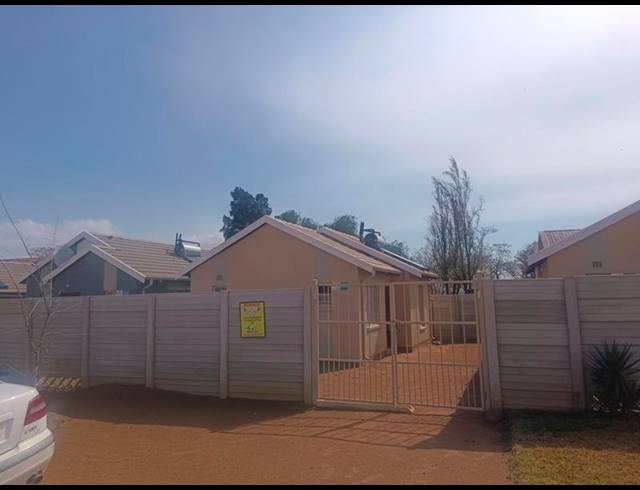 2 BEDROOM HOUSE FOR SALE IN SKY CITY